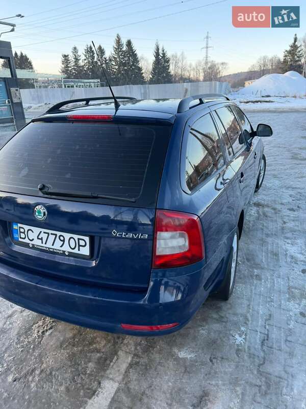 Универсал Skoda Octavia 2012 в Старом Самборе
