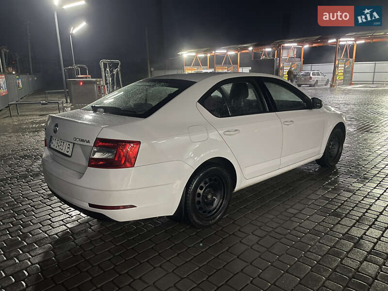 Лифтбек Skoda Octavia 2017 в Ужгороде