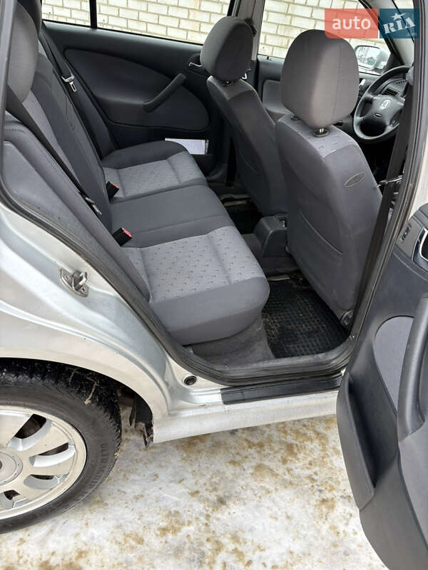 Универсал Skoda Octavia 2003 в Харькове