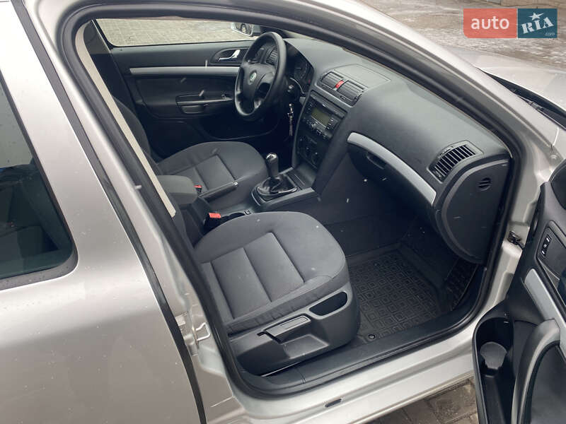Ліфтбек Skoda Octavia 2004 в Кривому Розі фото 7 Ліфтбек Skoda Octavia 2004 в Кривому Розі