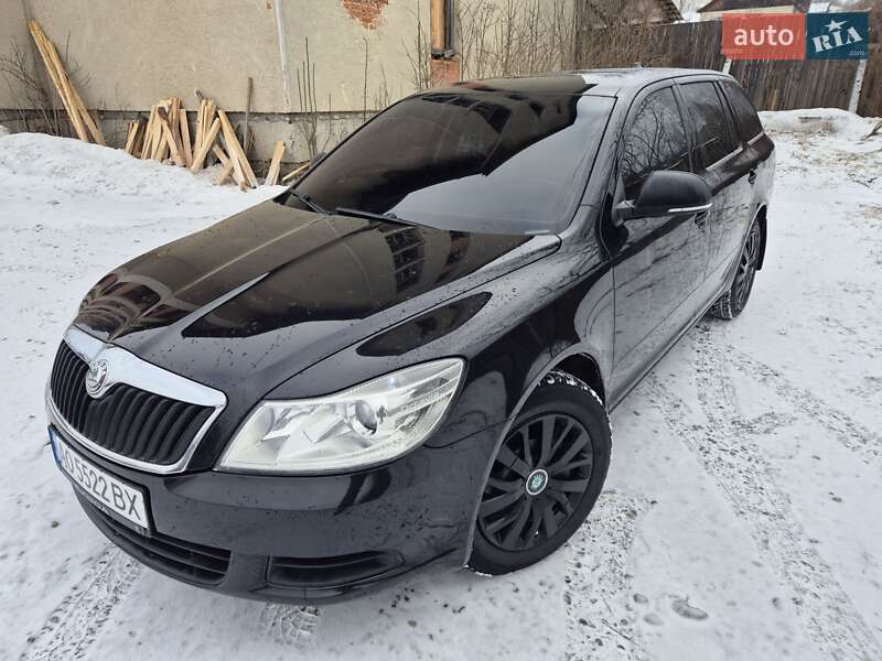 Универсал Skoda Octavia 2010 в Рахове