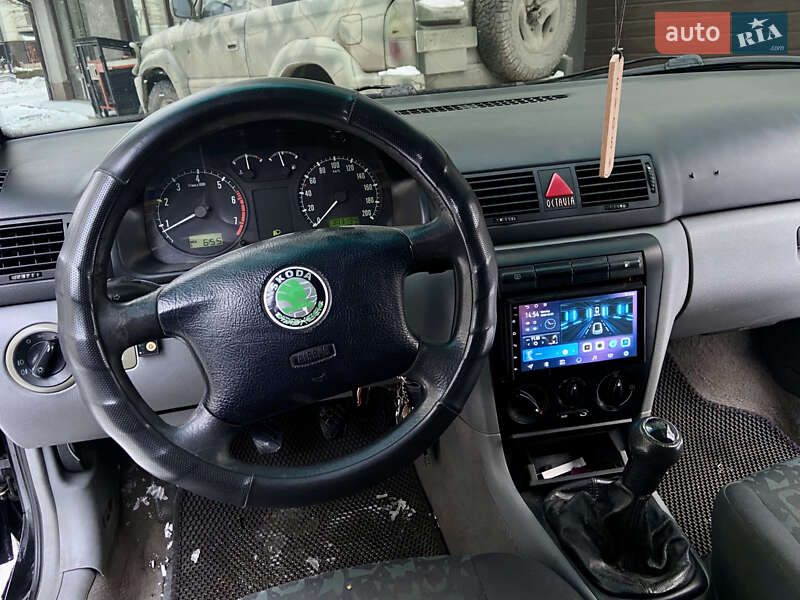 Лифтбек Skoda Octavia 2000 в Ивано-Франковске