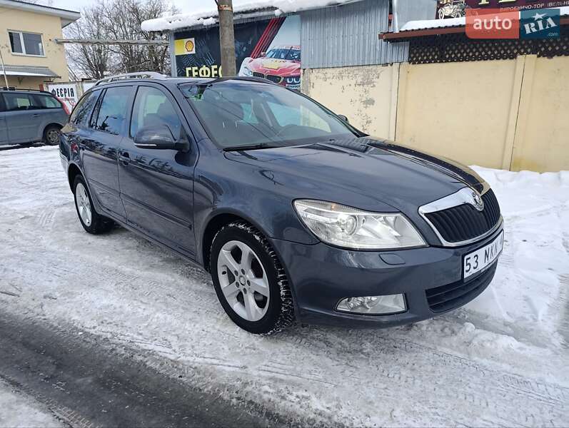 Универсал Skoda Octavia 2010 в Стрые