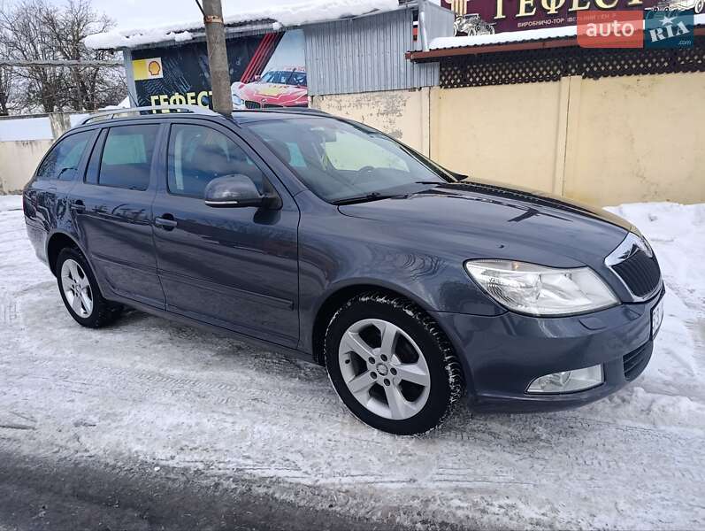 Универсал Skoda Octavia 2010 в Стрые