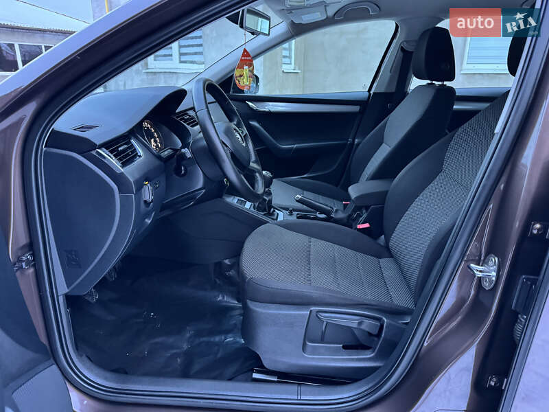 Универсал Skoda Octavia 2014 в Луцке фото 16 Универсал Skoda Octavia 2014 в Луцке