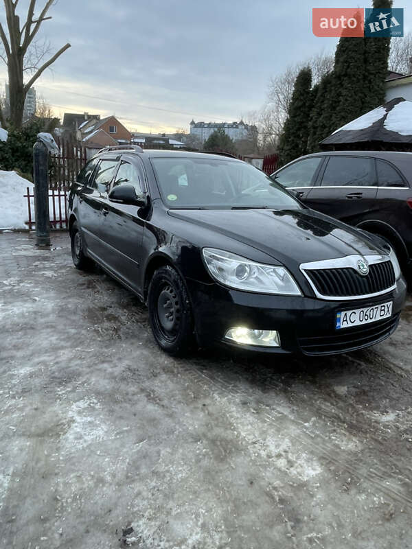 Универсал Skoda Octavia 2011 в Луцке фото 2 Универсал Skoda Octavia 2011 в Луцке