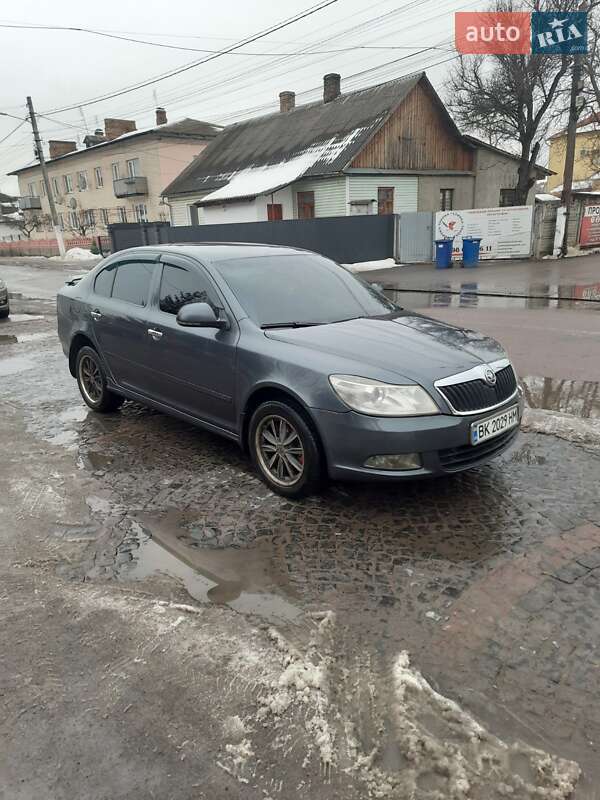 Лифтбек Skoda Octavia 2010 в Костополе