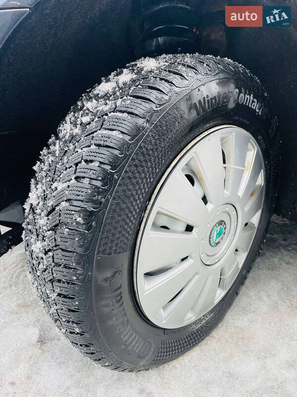 Лифтбек Skoda Octavia 2006 в Черновцах