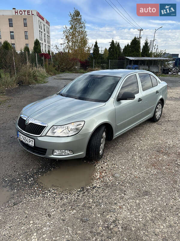 Лифтбек Skoda Octavia 2012 в Львове фото Лифтбек Skoda Octavia 2012 в Львове