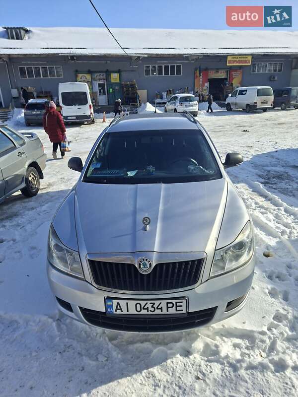 Универсал Skoda Octavia 2010 в Фастове