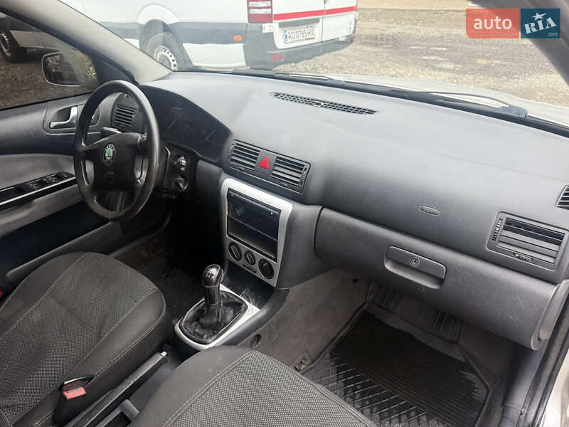 Лифтбек Skoda Octavia 2000 в Тячеве