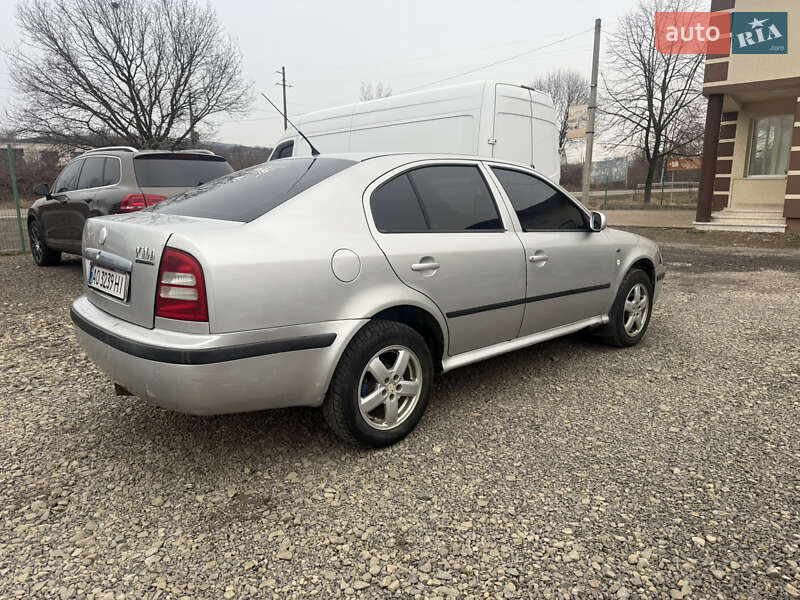 Лифтбек Skoda Octavia 2000 в Тячеве