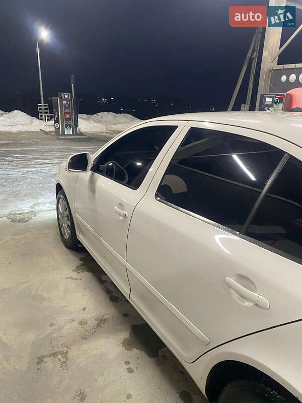 Лифтбек Skoda Octavia 2012 в Львове фото 3 Лифтбек Skoda Octavia 2012 в Львове