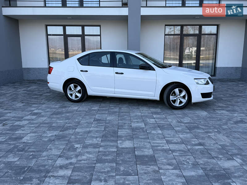 Лифтбек Skoda Octavia 2016 в Иршаве