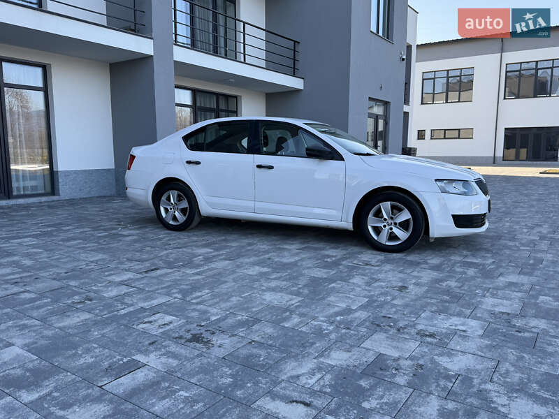 Лифтбек Skoda Octavia 2016 в Иршаве