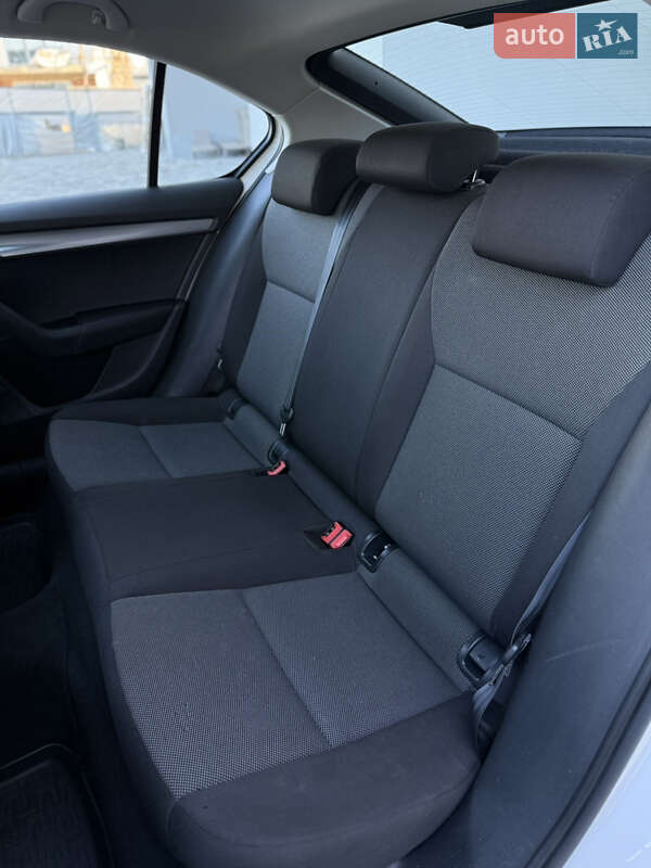 Лифтбек Skoda Octavia 2016 в Иршаве