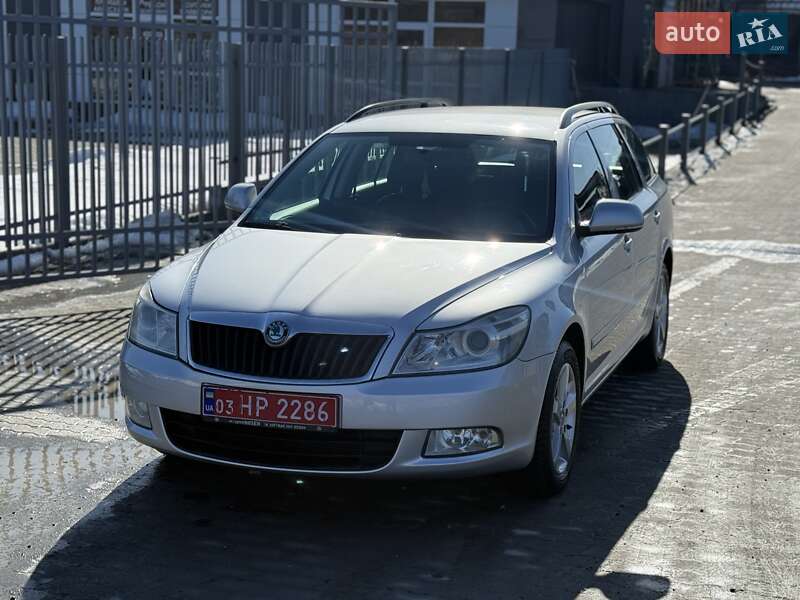Универсал Skoda Octavia 2012 в Сарнах