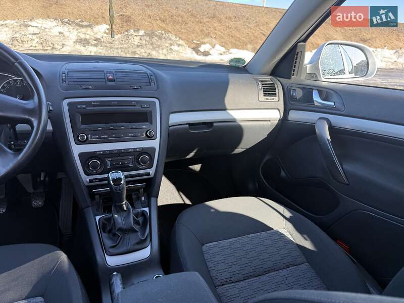 Универсал Skoda Octavia 2012 в Сарнах