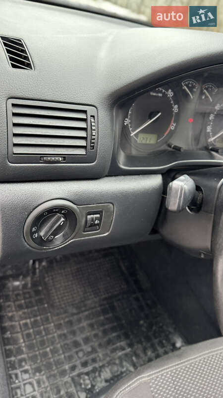 Лифтбек Skoda Octavia 2005 в Киеве