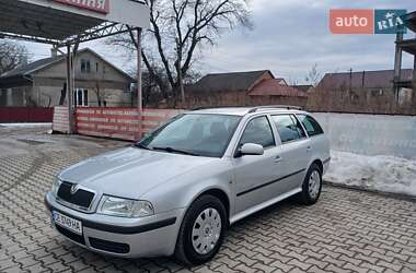 Універсал Skoda Octavia 2009 в Чернівцях