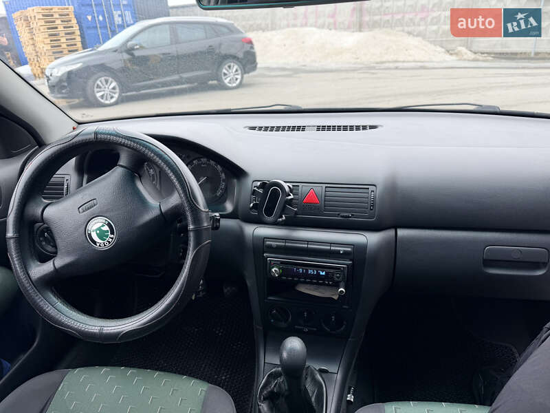 Универсал Skoda Octavia 2002 в Софиевской Борщаговке