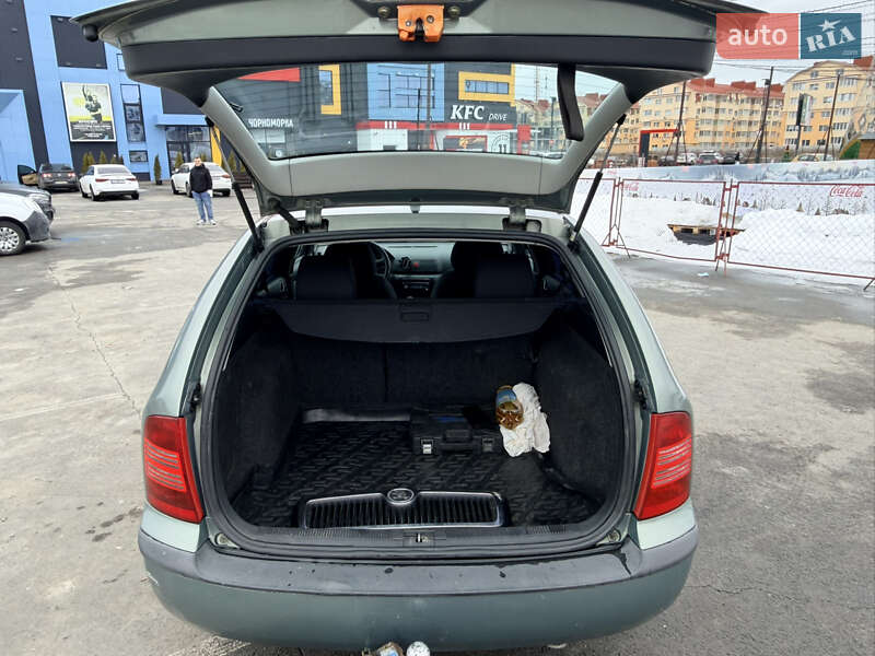 Универсал Skoda Octavia 2002 в Софиевской Борщаговке