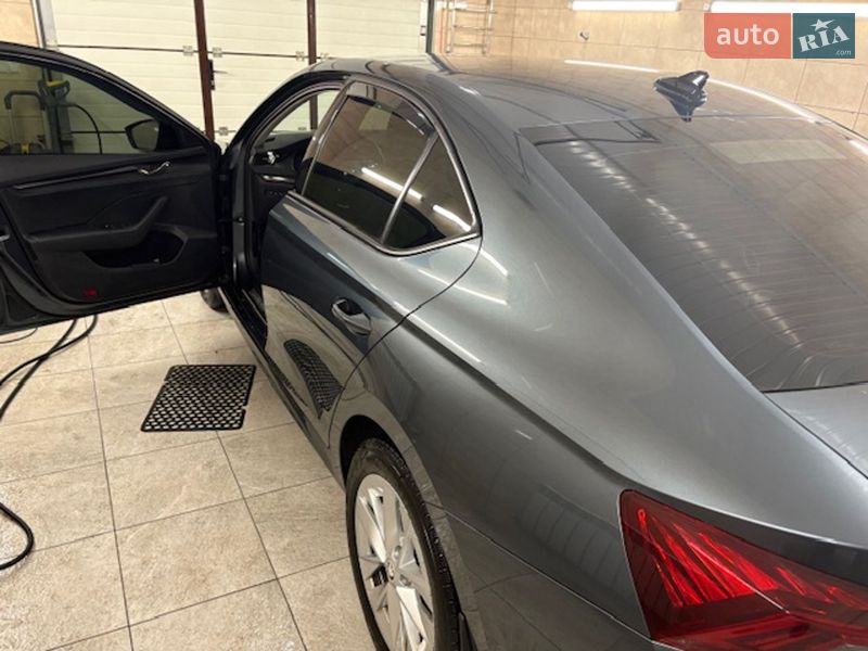 Лифтбек Skoda Octavia 2020 в Днепре