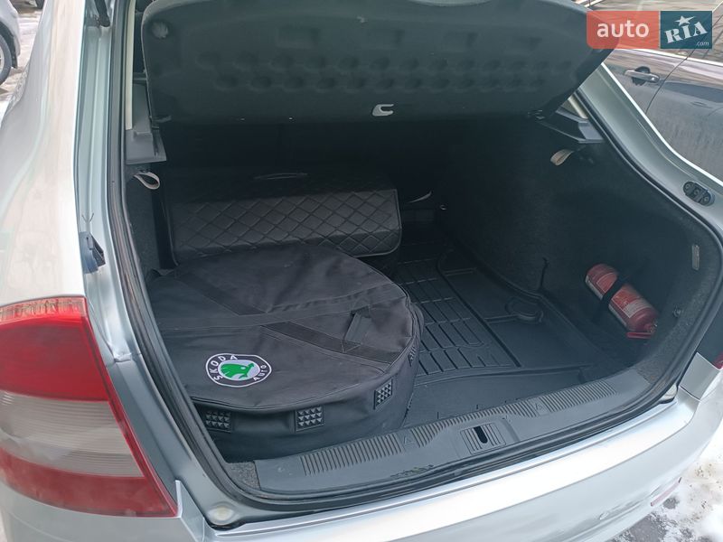 Лифтбек Skoda Octavia 2010 в Сумах