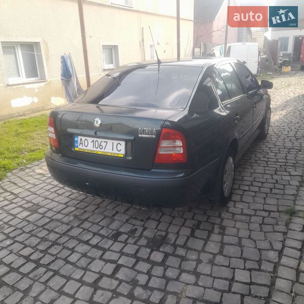Лифтбек Skoda Octavia 2003 в Великих Лучках