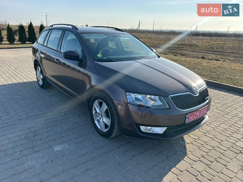 Универсал Skoda Octavia 2015 в Городке