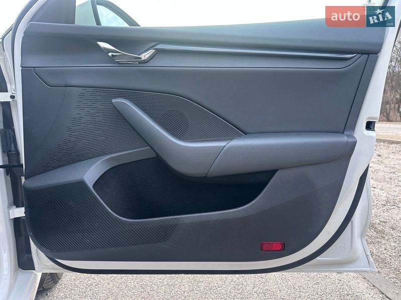 Лифтбек Skoda Octavia 2022 в Днепре