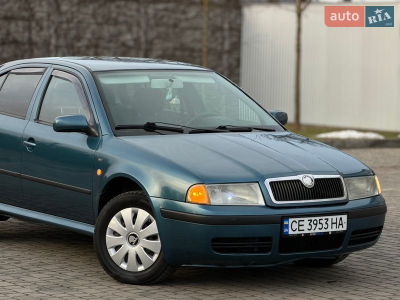 Лифтбек Skoda Octavia 2003 в Черновцах