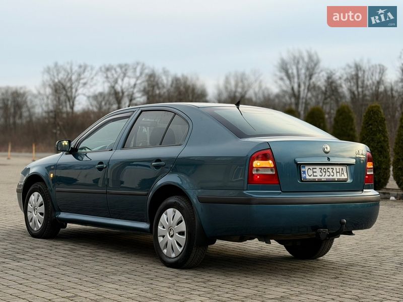 Лифтбек Skoda Octavia 2003 в Черновцах