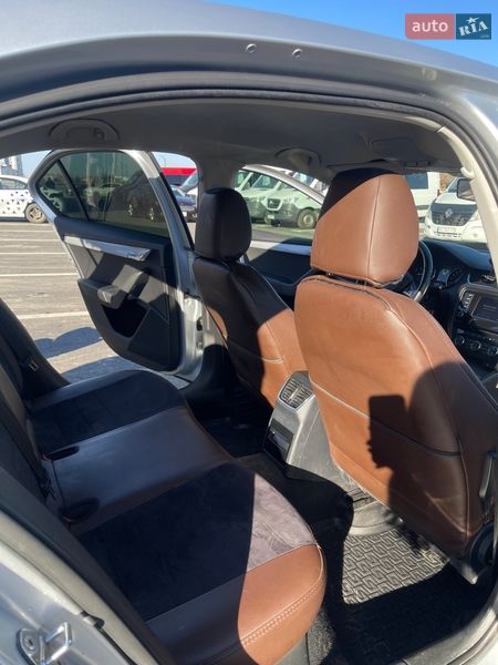 Лифтбек Skoda Octavia 2014 в Ровно