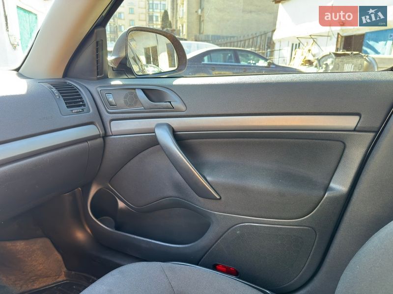 Универсал Skoda Octavia 2012 в Черновцах