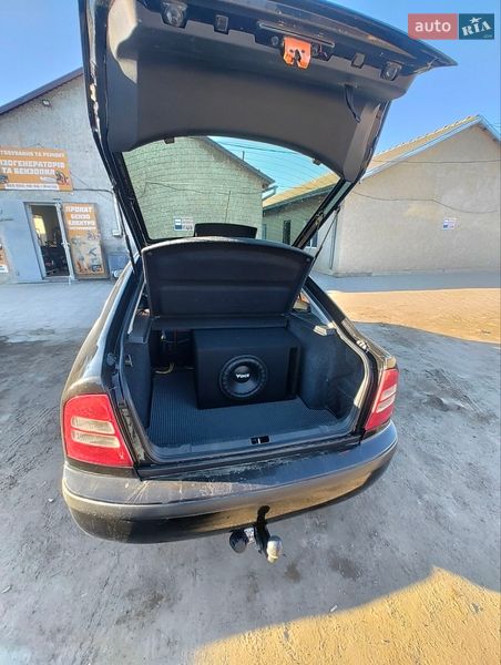 Лифтбек Skoda Octavia 2003 в Тарутине