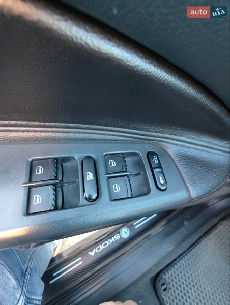 Лифтбек Skoda Octavia 2003 в Тарутине