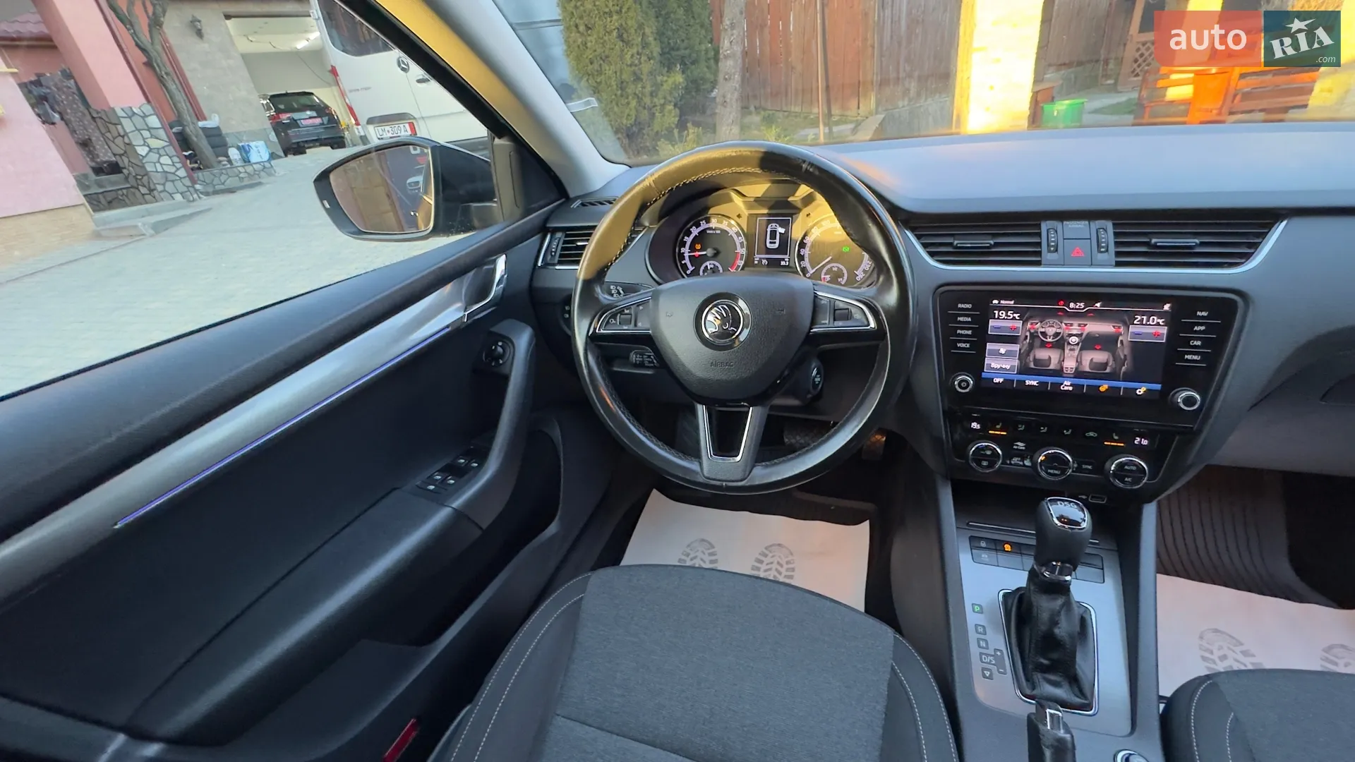 2019 Skoda Octavia - мініатюра 72