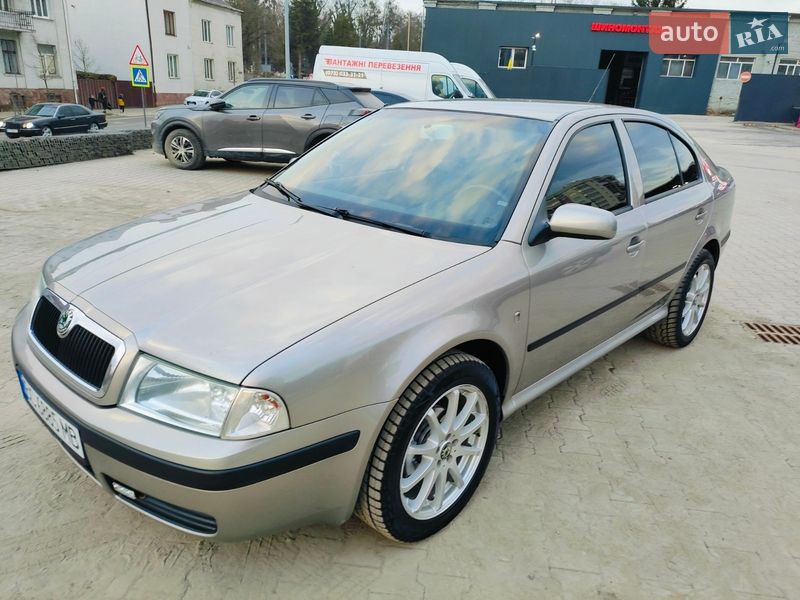 Лифтбек Skoda Octavia 2009 в Львове