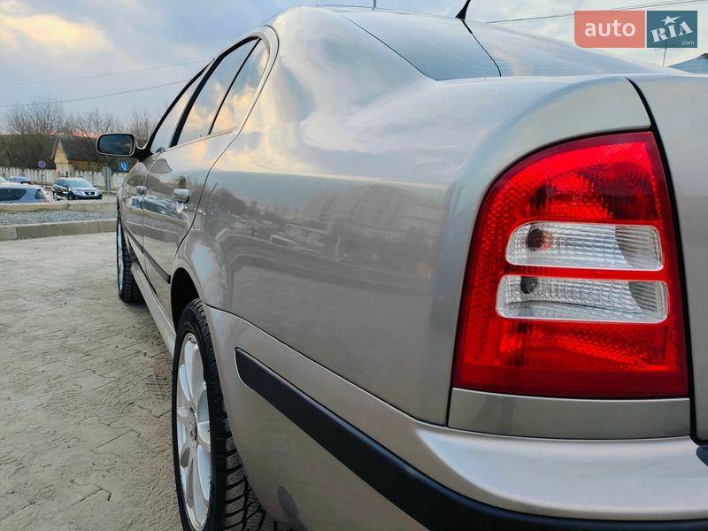 Лифтбек Skoda Octavia 2009 в Львове