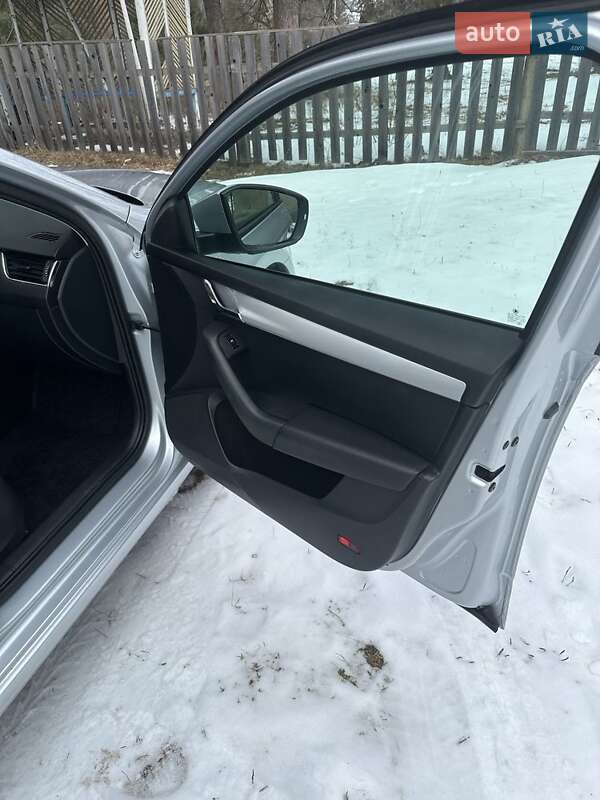 Универсал Skoda Octavia 2014 в Вижнице