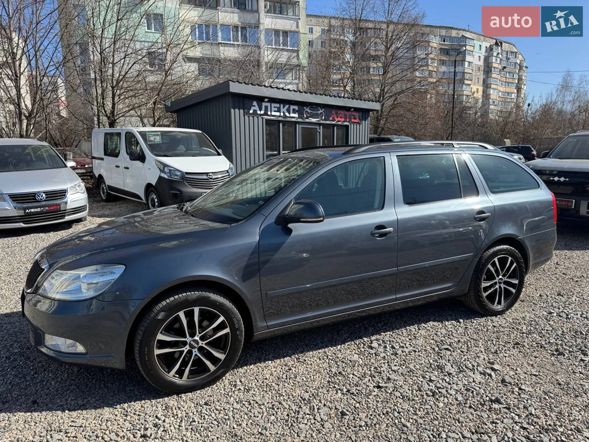 2010 Skoda Octavia - мініатюра 11