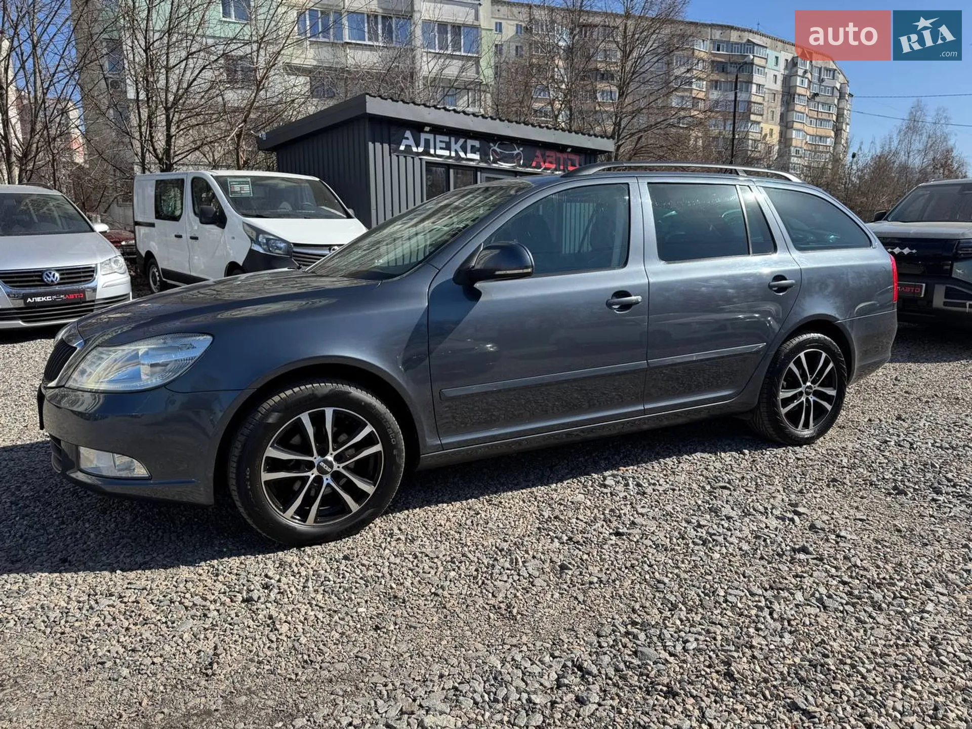 2010 Skoda Octavia - мініатюра 16