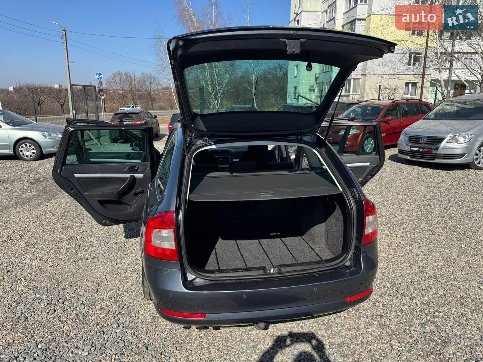 2010 Skoda Octavia - мініатюра 69