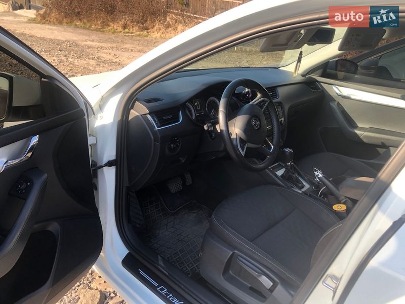 Универсал Skoda Octavia 2015 в Ужгороде