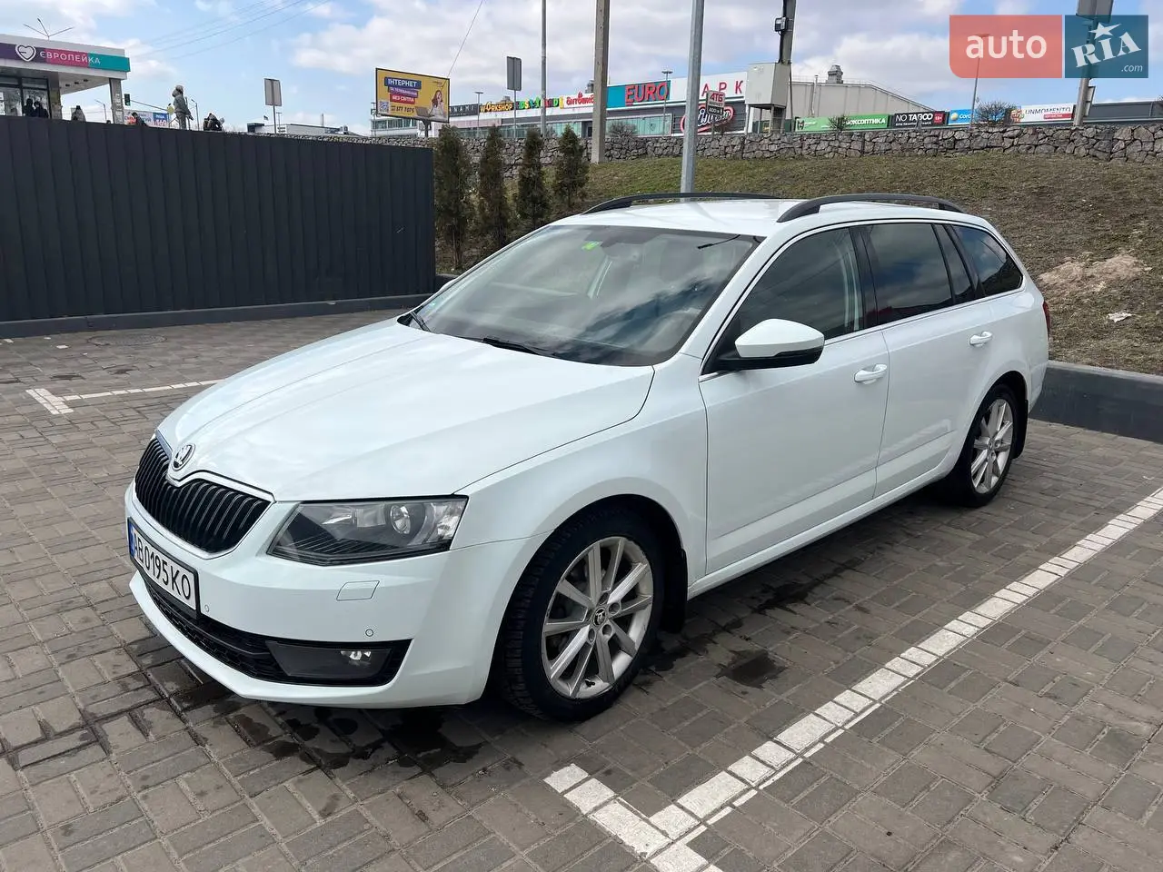 2016 Skoda Octavia - мініатюра 14