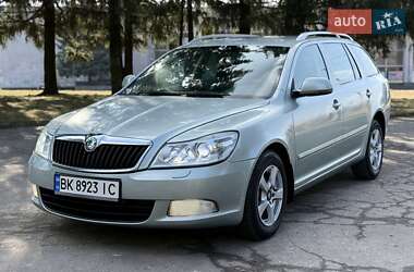 Универсал Skoda Octavia 2011 в Ровно
