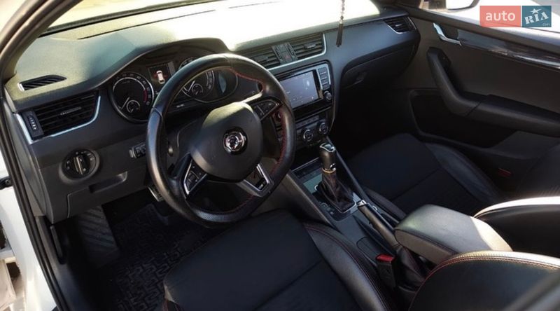 Универсал Skoda Octavia 2015 в Ужгороде