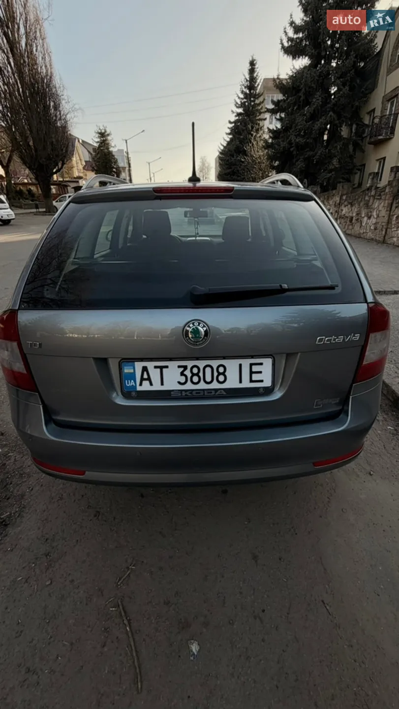 2011 Skoda Octavia - мініатюра 2