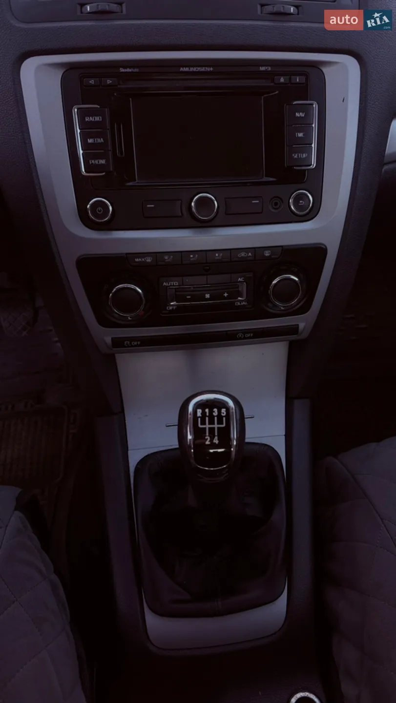 2011 Skoda Octavia - мініатюра 24